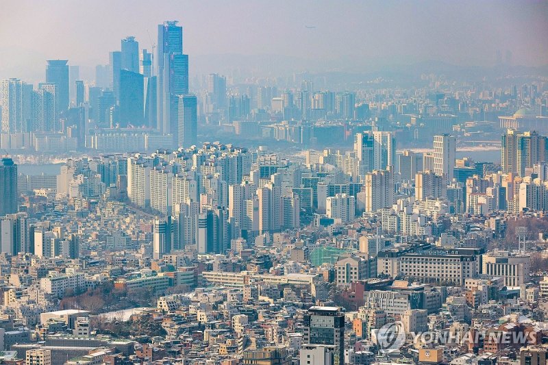 서울 남산에서 바라본 시내 아파트 모습 (출처=연합뉴스)