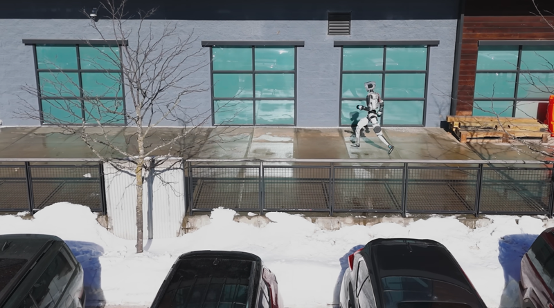 빙판 길을 달리는 아틀라스. 현대차그룹 제공.