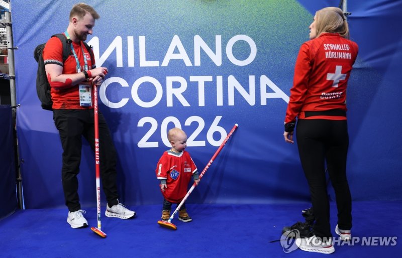 [올림픽] 세 쌍의 부부 컬링 선수들, 성공의 핵심은 '소통'