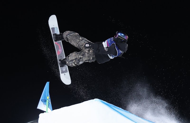 "출전도, 메달도 모두 최초"… 18세 유승은, 韓 빅에어 '전설'이 되다 [2026 밀라노]