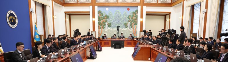 이재명 대통령이 10일 청와대에서 국무회의를 주재하고 있다. 연합뉴스