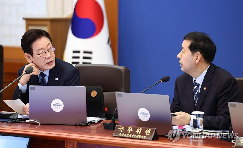 이재명 대통령과 구윤철 부총리 (출처=연합뉴스)