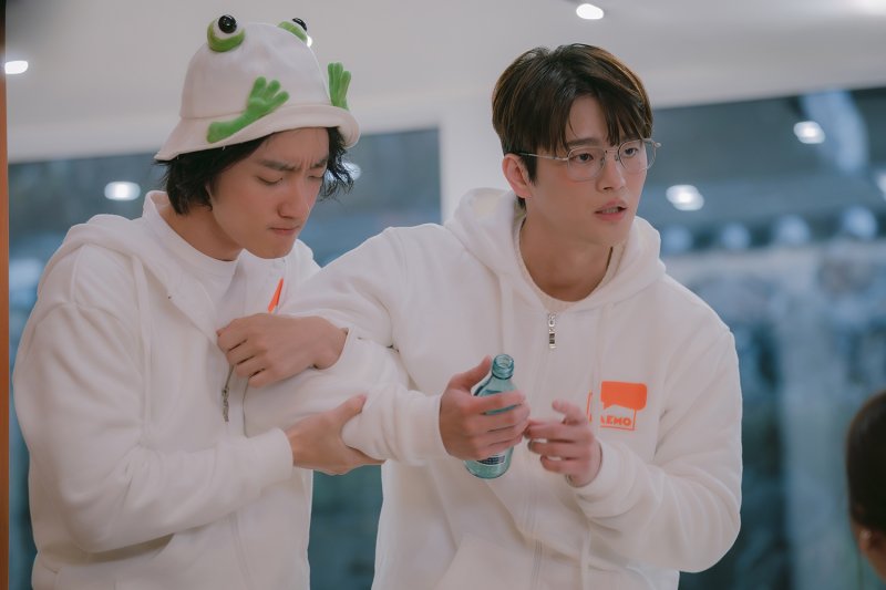 직장인 된 지수&middot;'케미 장인' 서인국…'월간남친' 캐릭터 스틸 공개