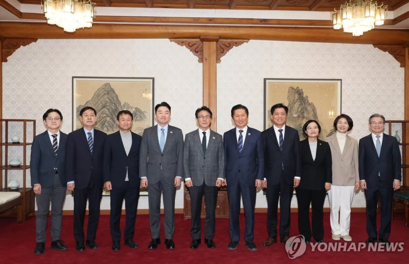 고위당정협의회 기념 촬영 (출처=연합뉴스)