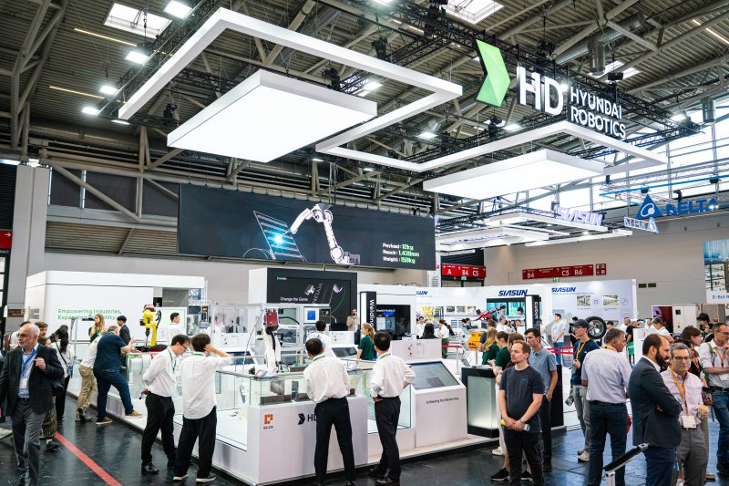 HD현대, 마스가 등 투자금 확보 '비상'... 로보틱스 상장하나 - 뉴스 썸네일 이미지