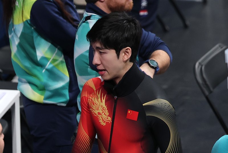 도대체 왜? 중국은 린샤오쥔을 믿지 않았다… 결정적 순간 '손절' 당한 에이스 [2026 밀라노]