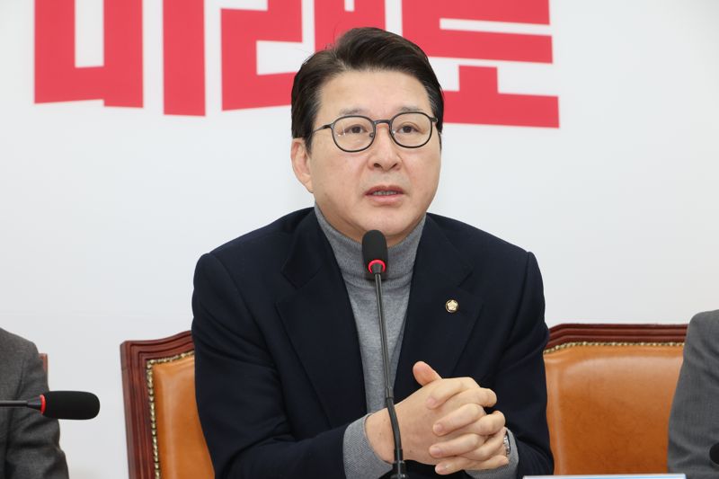 [영상] 신동욱 “부자 해외이탈 논란, 숫자보다 본질은 기업환경”