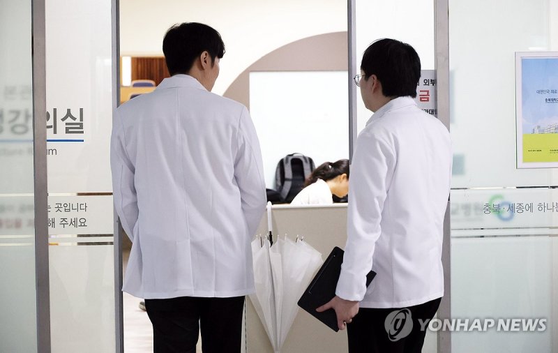 의대 증원 발표에도…전공의&middot;의대생들 "집단행동은 글쎄"(종합)