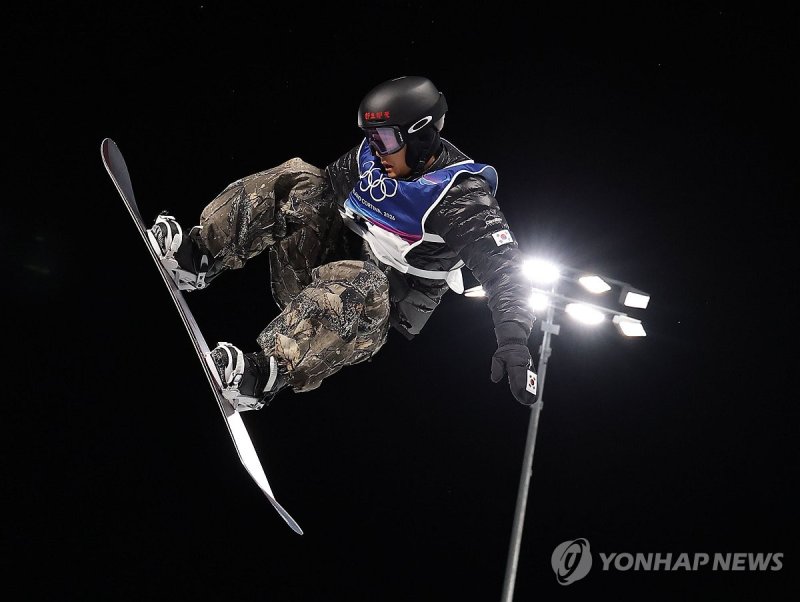 믿을 건 스노보드 밖에 없나... 최가온&middot;이채운, 나란히 결선 진출 쾌거 [2026 밀라노]