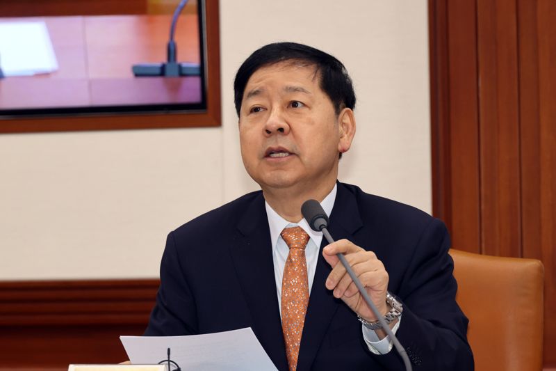 구윤철 부총리 겸 재정경제부 장관이 11일 서울 종로구 정부서울청사에서 열린 민생물가 특별관리 관계장관 TF를 주재하고 있다. 사진=서동일 기자