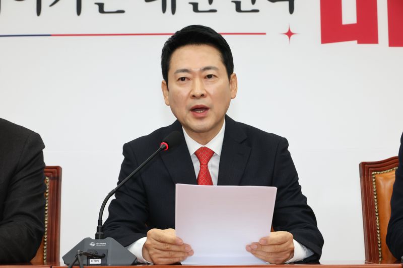 국민의힘 장동혁 대표가 12일 국회에서 열린 최고위원회의에서 발언하고 있다. 사진=박범준 기자