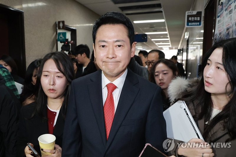 당 대표실 향하는 국민의힘 장동혁 대표 (출처=연합뉴스)