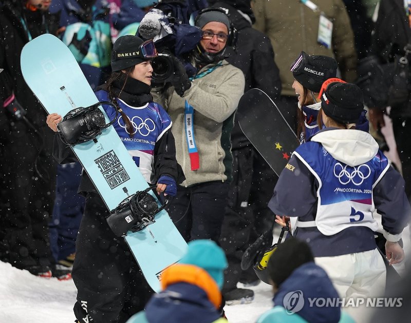 "내 시대는 끝났어, 너의 시대야"… 은메달 클로이 김, 이런 위대한 선수를 봤나 [2026 밀라노]