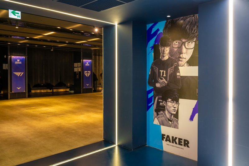 종각 롤파크 벽면에 그려진 페이커 선수(서울관광재단 제공)