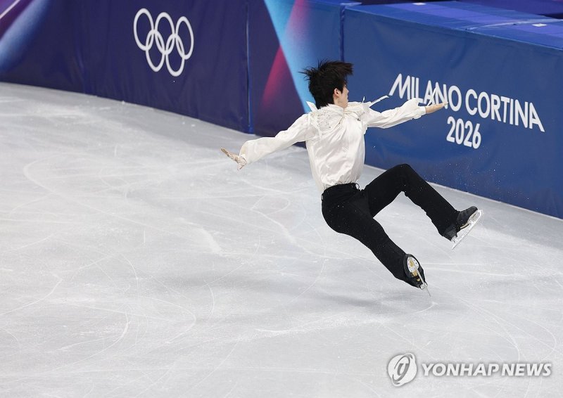 [올림픽] 0.98점에 메달 놓친 차준환, 그래도 웃었다…"최고 선물은 휴식"