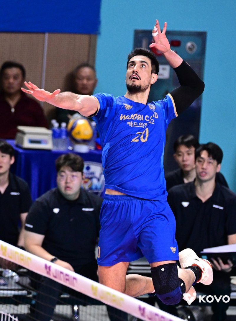 '배神'의 사위, 1&middot;2&middot;3위 팀 모두 잡았다... 정말 정식 감독 되는거 아니야??