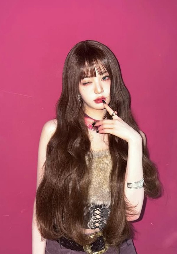 장원영, 튜브톱 입고 치명 매력…잘록 허리에 인형 비주얼 [N샷]