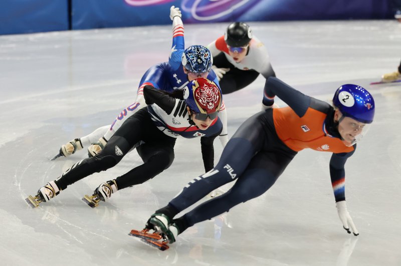 쇼트트랙 김길리가 16일(현지시간) 이탈리아 밀라노 아이스스케이팅 아레나에서 열린 2026 밀라노·코르티나담페초 동계올림픽 쇼트트랙 여자 1000m 준준결승에서 질주하고 있다.뉴스1
