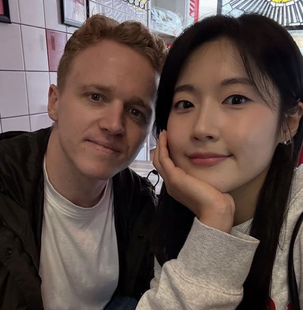 국경을 넘어 이어진 ‘컬링 로맨스’가 화제다. TKWLS=바비 래미 SNS