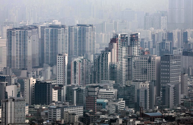 서울 남산에서 바라본 서울 시내 아파트 단지의 모습. 2026.2.5 ⓒ 뉴스1 최지환 기자