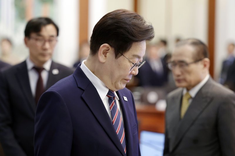 이재명 대통령이 12일 청와대에서 열린 수석보좌관회의에 입장하고 있다. 2026.2.12 ⓒ 뉴스1 허경 기자