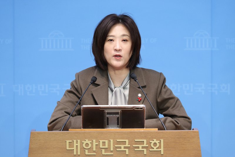 "민생엔 여야 없어…정쟁 매몰 없이 행동하는 정치" 설 한목소리