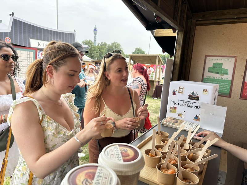 [세종=뉴시스]유럽 K-푸드 홍보부스 현장. (사진=한국농수산식품유통공사 제공) *재판매 및 DB 금지