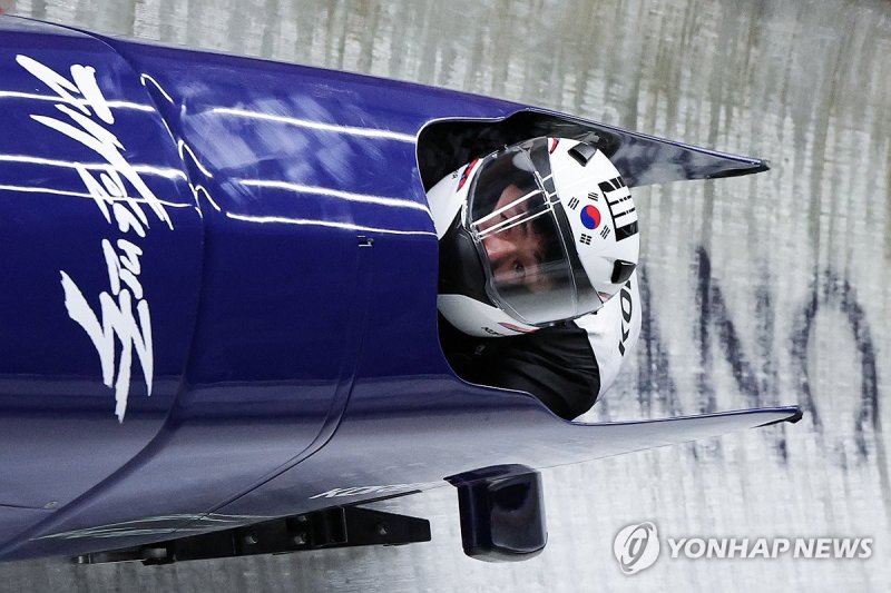 레이스 펼치는 석영진-채병도 (출처=연합뉴스)