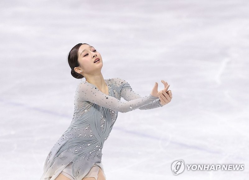 연기 펼치는 신지아 (출처=연합뉴스)