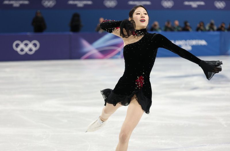 19일(현지시간) 이탈리아 밀라노 아이스스케이팅 아레나에서 열린 2026 밀라노-코르티나담페초 동계올림픽 여자 싱글 프리 스케이팅에 출전한 이해인이 연기를 펼치고 있다.연합뉴스