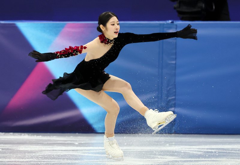 피겨 이해인이 19일(현지시간) 이탈리아 밀라노 아이스스케이팅 아레나에서 열린 2026 밀라노·코르티나담페초 동계올림픽 피겨 스케이팅 여자 싱글 프리 스케이팅에서 연기를 펼치고 있다. 이해인은 이날 기술점수(TES) 74.15점, 예술점수(PCS) 66.34점을 묶어 총점 140.49점을 올렸다. 2026.2.20 ⓒ 뉴스1 김진환 기자
