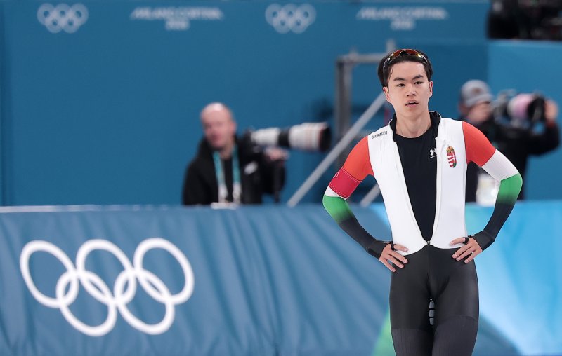 헝가리로 귀화한 스피드스케이팅 김민석이 19일(현지시간) 이탈리아 밀라노 스피드스케이팅 스타디움에서 열린 스피드 스케이팅 남자 1500m에서 레이스를 마친 후 숨을 고르고 있다. 2026.2.20 ⓒ 뉴스1 김성진 기자