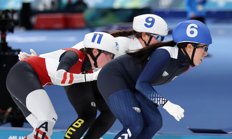 스피드스케이팅 박지우가 21일(현지시간) 이탈리아 밀라노 스피드스케이팅 스타디움에서 열린 2026 밀라노·코르티나담페초 동계올림픽 스피드 스케이팅 여자 매스 스타트 결승에서 역주를 펼치고 있다. 2026.2.22 ⓒ 뉴스1 김진환 기자