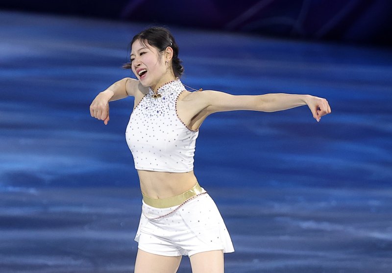 피겨 이해인이 21일(현지시간) 이탈리아 밀라노 아이스 스케이팅 아레나에서 열린 2026 밀라노·코르티나담페초 동계올림픽 피겨 갈라쇼에서 넷플릭스 '케이팝 데몬 헌터스' OST에 맞춰 연기를 펼치고 있다. 2026.2.22 ⓒ 뉴스1 김성진 기자