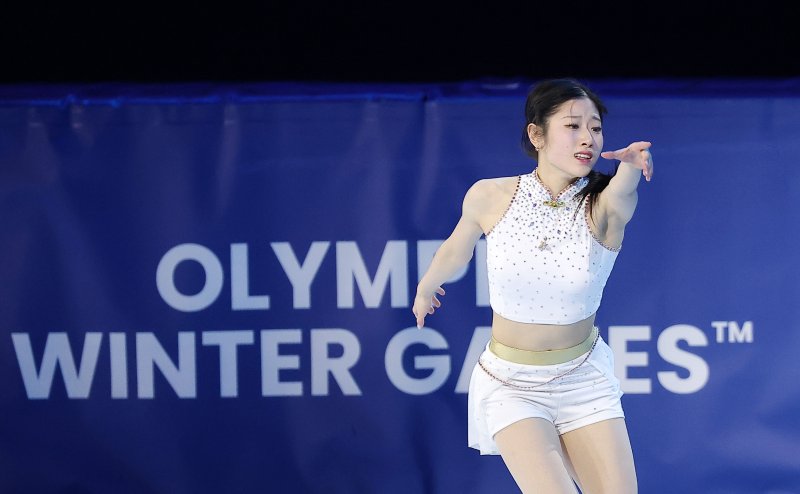 피겨 이해인이 21일(현지시간) 이탈리아 밀라노 아이스 스케이팅 아레나에서 열린 2026 밀라노·코르티나담페초 동계올림픽 피겨 갈라쇼에서 넷플릭스 '케이팝 데몬 헌터스' OST에 맞춰 연기를 펼치고 있다. 2026.2.22 ⓒ 뉴스1 김성진 기자