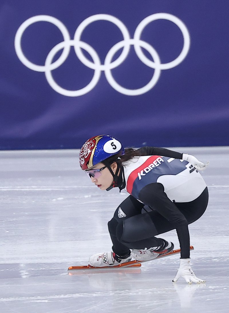 쇼트트랙 최민정이 20일(현지시간) 이탈리아 밀라노 아이스 스케이팅 아레나에서 열린 2026 밀라노·코르티나담페초 동계올림픽 쇼트트랙 여자 1500m 준결승에서 질주하고 있다. 2026.2.21 ⓒ 뉴스1 김성진 기자