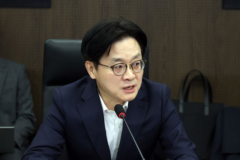 김정관 산업통상부 장관이 23일 서울 중구 대한상공회의소에서 열린 미국 국제비상경제권한법(IEEPA) 판결 관련 민관합동 대책회의에서 발언을 하고 있다. 사진=서동일 기자