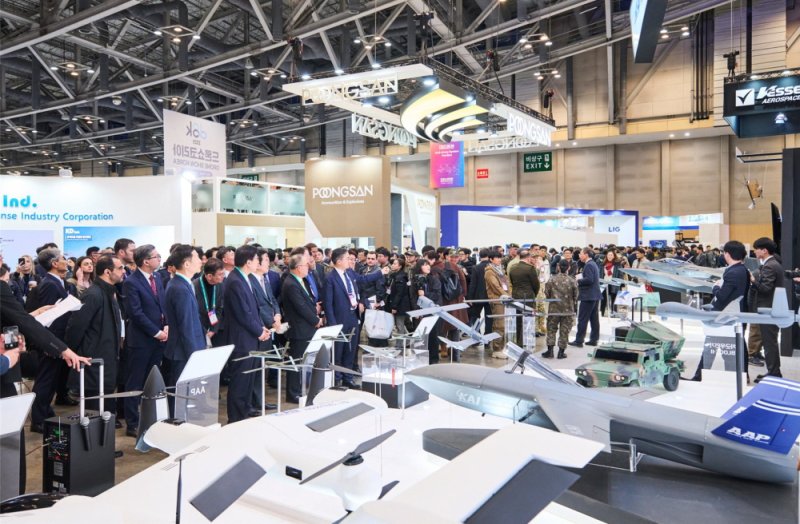 지난해 2월 26~27일 부산 벡스코 일대에서 개최한 '2025 드론쇼 코리아(DSK)' 현장.