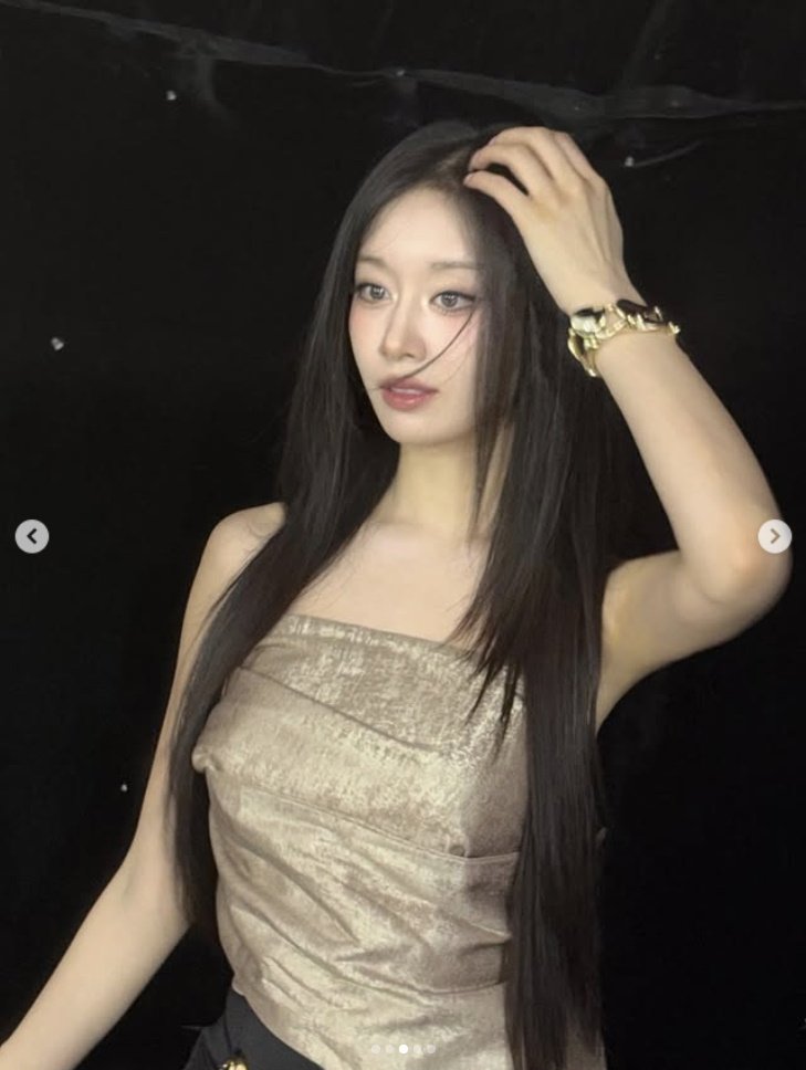 티아라 지연, 튜브톱 입고 섹시미 폭발 인형 미모