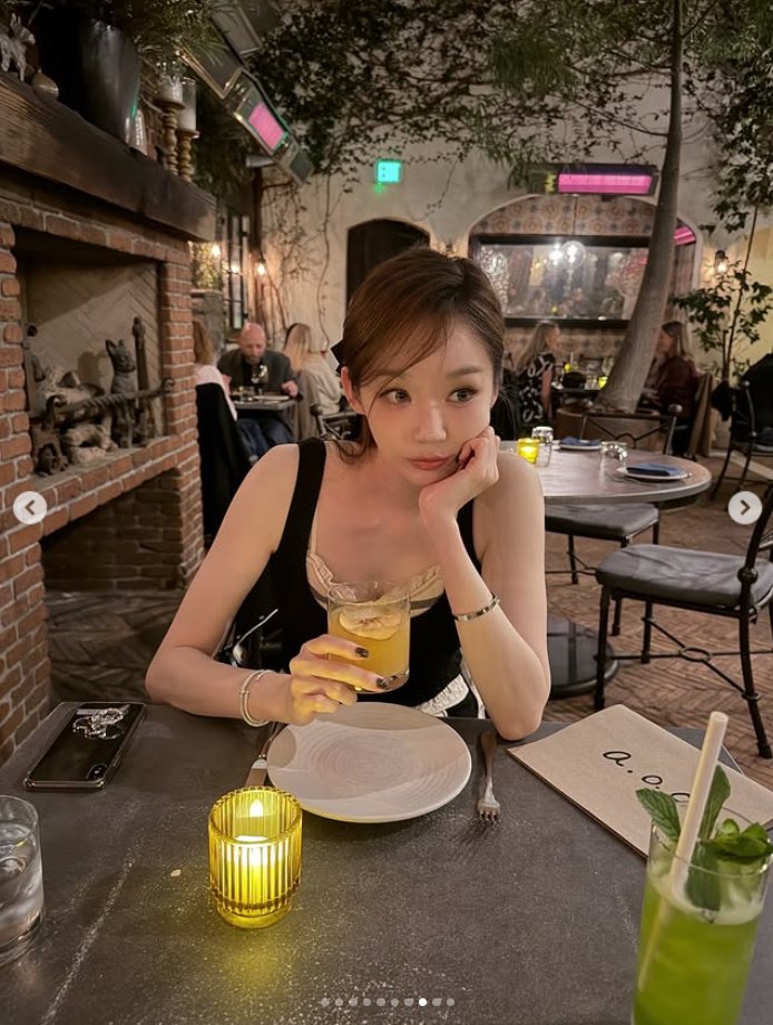 강민경, 은근 노출 속 섹시미 발산…매력적인 슬렌더