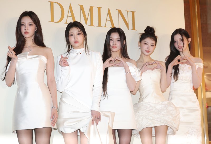 '차세대 워너비' 아일릿, 첫 1위 등극 [스타1픽]