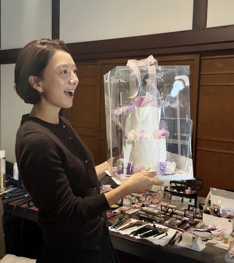 59세 김희애, 완벽 민낯에 깜짝…단발로 싹둑