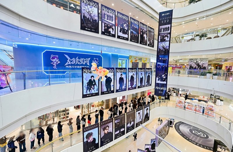 엑소, 中 13개 도시 쇼핑몰 래핑 팝업 성료…"60만명 방문"