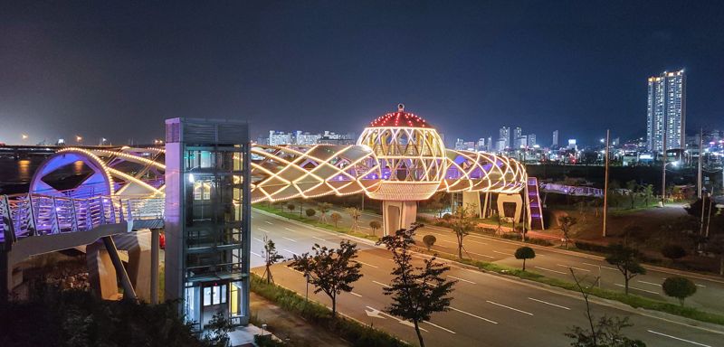 광양 해비치로 달빛해변 해오름육교 야간 경관