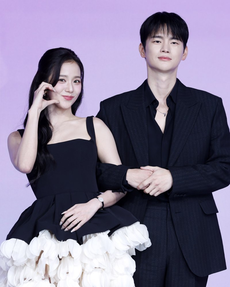 연기력 논란 없을까…지수 "로코 여신 노리고 있습니다"