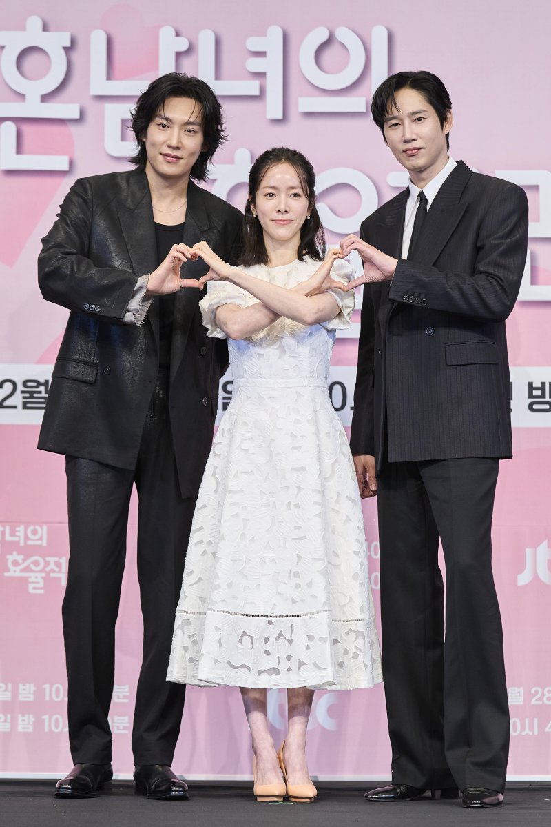 AV 업로드 논란 이후…박성훈, '미혼남녀'로 복귀 성공할까(종합)