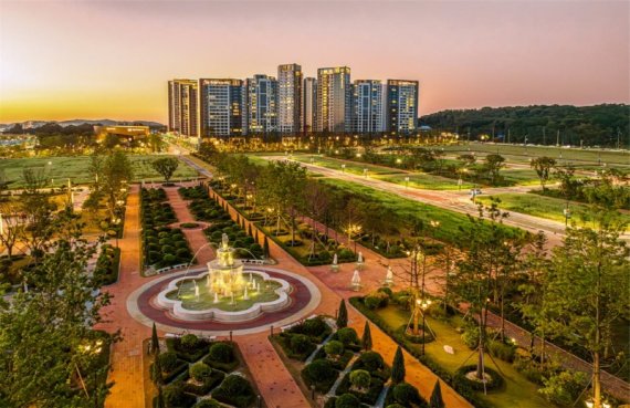 <국내 최초 5세대 하이엔드 아파트 로열파크씨티 실제 모습/ DK아시아>