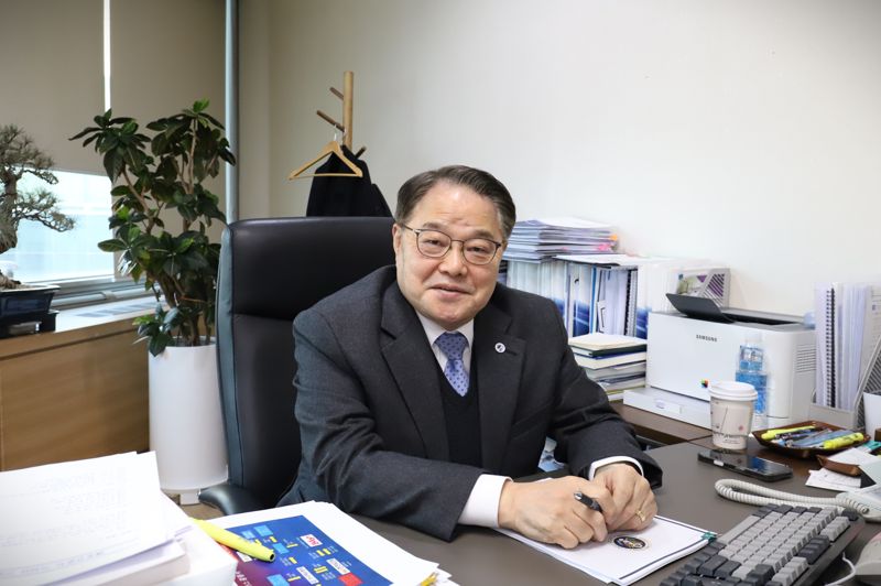 양창호 한국해운협회 상근부회장이 5일 한국해운협회 사무실에서 말하고 있다. 한국해운협회 제공