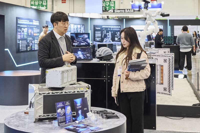 우주스타트업 달로에어로스페이스의 큐브위성 모습. 이 기업은 큐브위성 및 소형위성 발사서비스와 맞춤형 소형위성 분리장치를 제작하고 있다. 벡스코 제공