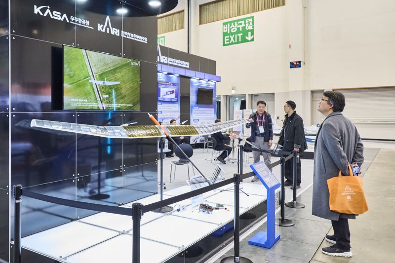 한국항공우주연구원의 성층권 탐사 드론 모습. 성층권까지 이동해 재난상황을 점검할 수 있다. 벡스코 제공